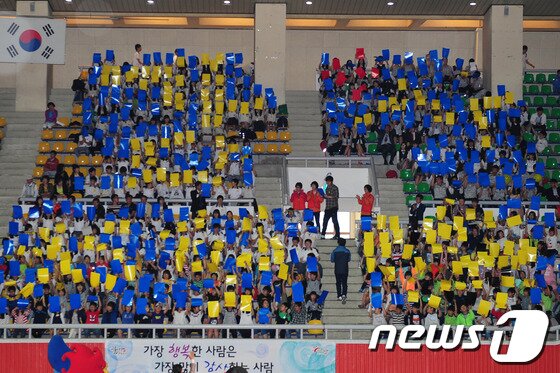 본문 이미지 - 감사 카드섹션./최창호 기자© News1 