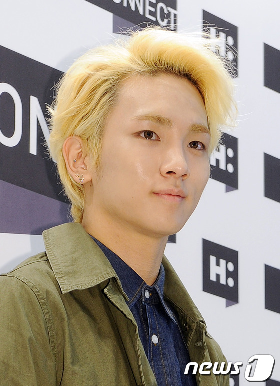 그룹 샤이니 키가 3일 오후 서울 강남의 한 매장에서 열린 의류브랜드 론칭기념행사에 참석하고 있다. 2013.5.3 머니투데이/뉴스1