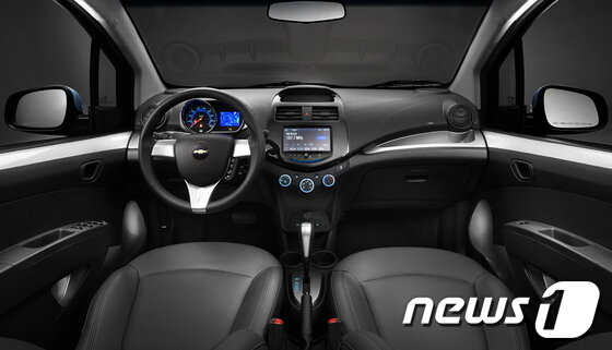 본문 이미지 - 한국지엠, 쉐보레 '스파크S' 실내(사진제공=한국지엠)© News1