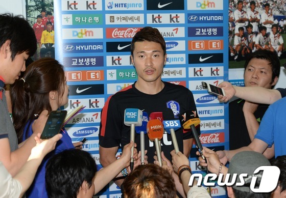 (파주=뉴스1) 박철중 기자 = 브라질월드컵 진출을 놓고 오는 11일 서울상암월드컵경기장에서 우즈베키스탄과 일전을 앞두고 있는 축구 국가대표팀 박종우 선수가 9일 오후 경기도 파주 …