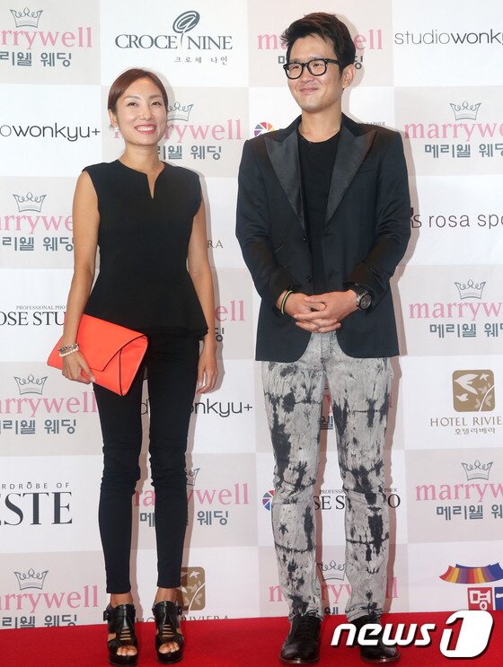 본문 이미지 - 개그맨 송병철, 김대성, 정태호가 20일 오후 서울 강남구 청담동 호텔리베라에서 열린 개그맨 정범균의 결혼식에 하객으로 참석해 포즈를 취하고 있다. 2013.7.20 머니투데이/뉴스1 © News1   