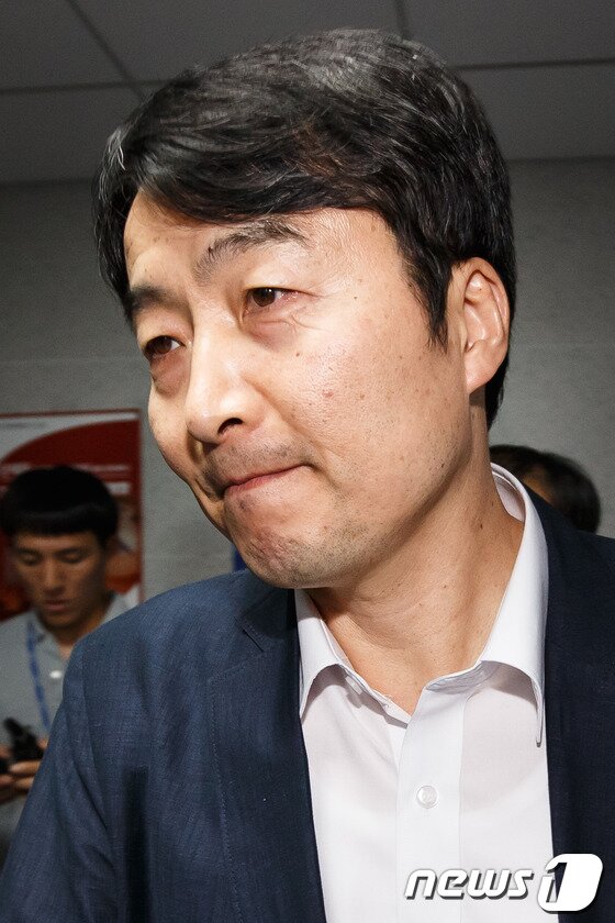 본문 이미지 - 29일 오후 이석기 통합진보당 의원이 지난 5월 경기동부연합 지하조직 &#39;RO&#40;Revolutionary Organization&#41;&#39; 모임을 개최한 것으로 알려진 서울 마포구 합정동의 한 종교시설에 적막감이 감돌고 있다. 이 의원은 이 종교시설에서 가진 모임에서 북한의 남침시 국내 주요 시설을 공격하라는 행동 강령을 내린 혐의등을 받고 있다. 2013.8.29/뉴스1 © News1   양동욱 기자