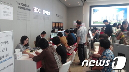 본문 이미지 - 위례 아이파크 모델하우스 내부. 사진=전병윤 기자© News1 