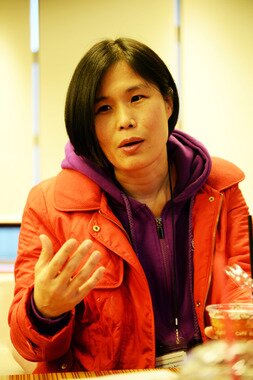 본문 이미지 - 정주영씨가 지난 16일 오후 서울 서대문구 이화여대 LG컨벤션홀에서 이야기하고 있다. (이화여대 제공)© News1 