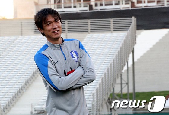 본문 이미지 - 2014년 브라질 월드컵을 준비하는 축구 국가대표팀 홍명보 감독.2014.1.23/뉴스1