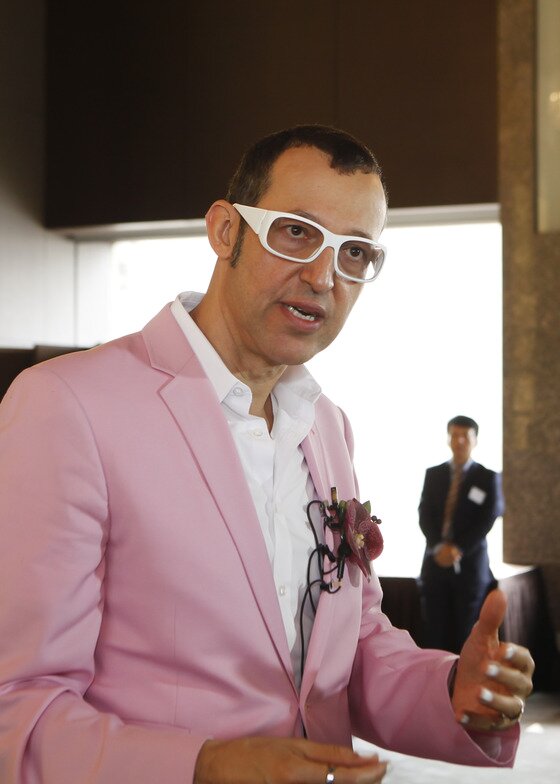 본문 이미지 - 카림 라시드. /사진제공=반도건설 ⓒ News1