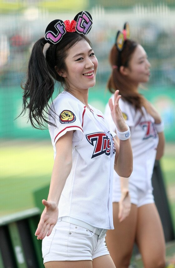 KIA, 12일 '리멤버 치어리더 데이'서 한나더 시구 행사