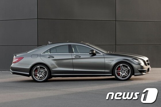 본문 이미지 - 메르세데스-벤츠 CLS 63 AMG S 4매틱 옆모습(벤츠코리아 제공)ⓒ News1