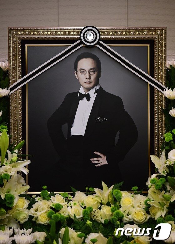 본문 이미지 - 경찰이 고 신해철 사망 사건과 관련해 의료 과실이 명백하다고 발표했다. ⓒ News1스포츠 DB