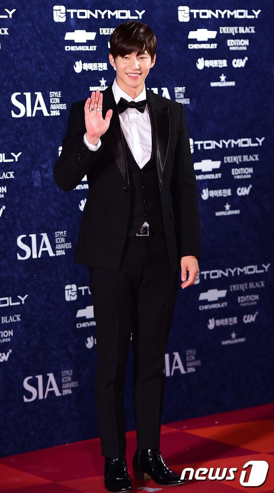 본문 이미지 - 배우 송재림이 연애 비법을 전수하는 영화 '러브, 로지' 스페셜 영상이 공개됐다. ⓒ News1 DB