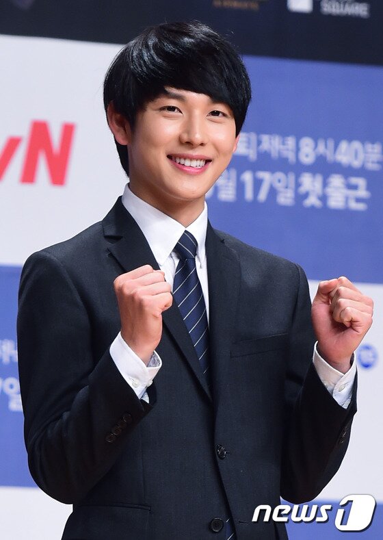 본문 이미지 - 배우 임시완이 5일 오후 1시30분 열린 tvN 금토드라마 '미생'(극본 정윤정 / 연출 김원석) 기자간담회에서 장그래 역을 연기하면서 느끼는 고충에 대해 털어놨다. ⓒ News1 스포츠 / 권현진 기자