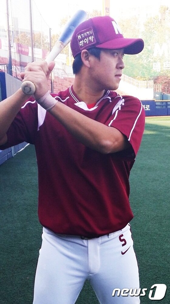 본문 이미지 - 김지수가 9일 목동구장에서 진행된 자율 훈련에 참가해 집중적으로 타격훈련에 임했다. 김지수는 개인적으로 부족하다고 느낀 부분을 쫓으며 스스로 충족시켰다. ⓒ News1스포츠 / 목동=표권향 기자