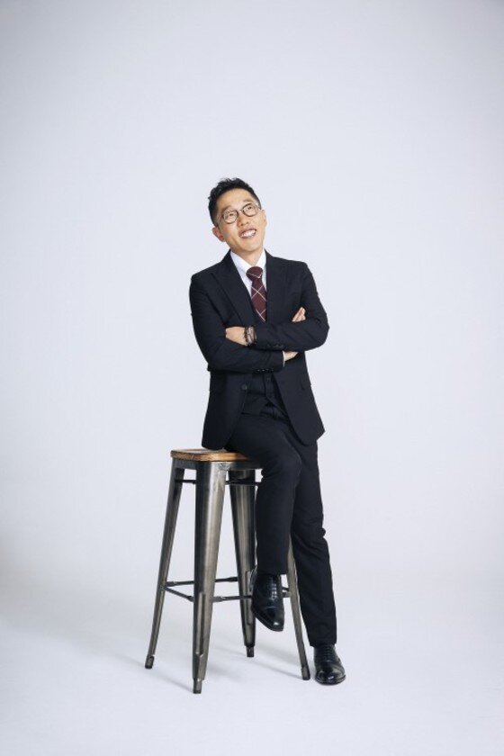 본문 이미지 - 방송인 김제동이 방송 출연을 자제하게 된 이유를 밝혔다. ⓒ 디컴퍼니