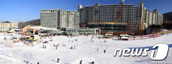 본문 이미지 - 13/14시즌 웰리힐리스노우파크 및 콘도미니엄 전경(사진제공=웰리힐리파크) ⓒ News1