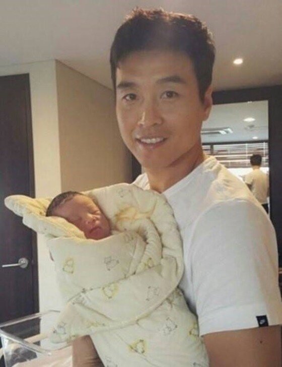 본문 이미지 - 이동국이 막내 아들 사진을 공개했다. ⓒ 이동국 인스타그램 