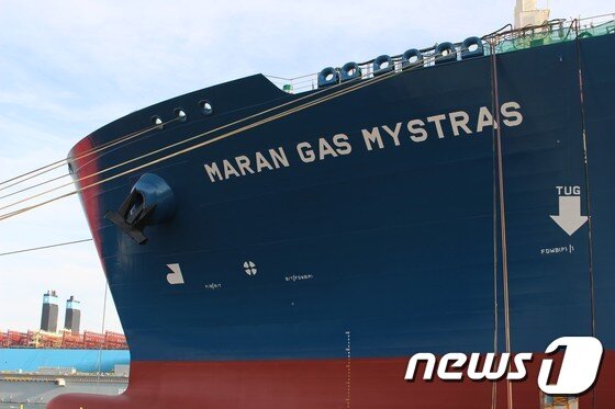 본문 이미지 - 대우조선해양 거제 옥포조선소 N1안벽에서 건조작업이 한창인 LNG선 '마란가스 미스트라스'호. ⓒ News1