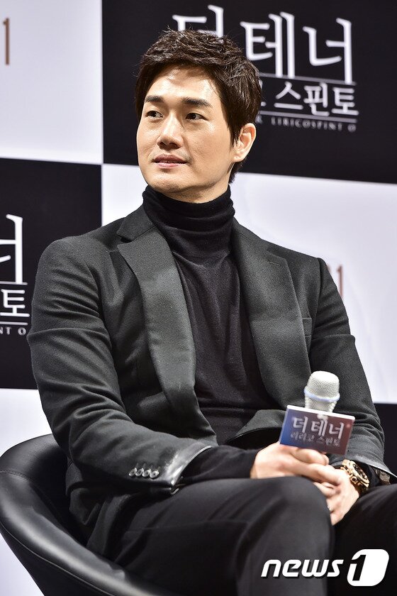 본문 이미지 - 배우 유지태가 25일 오전 서울 CGV 압구정에서 열린 영화 "더 테너 리리코 스핀토’(감독 김상만) 제작보고회에 참석해 인사말을 하고 있다.  ⓒ News1 스포츠 / 김진환 기자