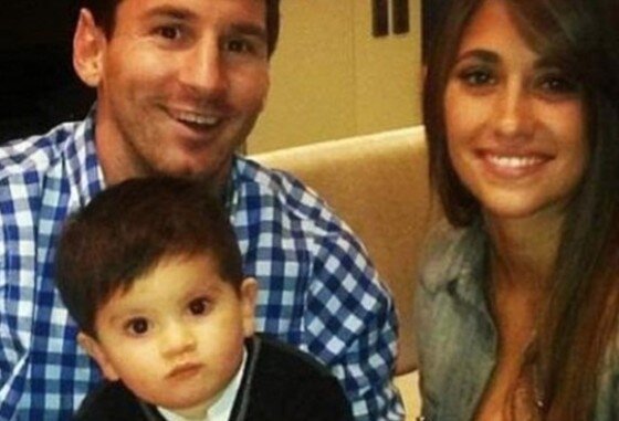 본문 이미지 - 리오넬 메시가 챔피언스리그에서 맹활약한 가운데 그의 가족사진이 새삼 화제다. ⓒ News1스포츠 / 메시 인스타그램