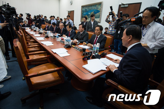 야당 빠진채 예산조정소위 개최