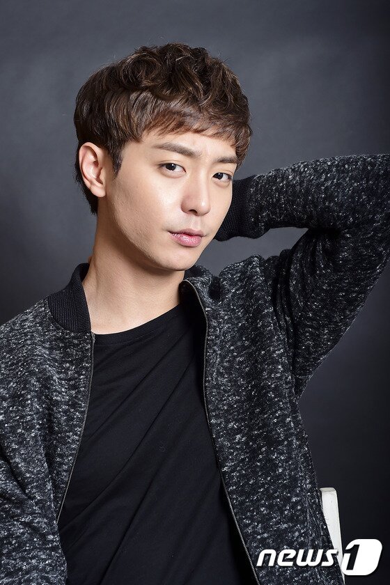 본문 이미지 - 배우 현우가 최근 진행된 뉴스1스포츠와의 인터뷰에서 '고양이는 있다'  캐릭터와 실제 성격을 비교했다. ⓒ News1 스포츠/김진환 기자