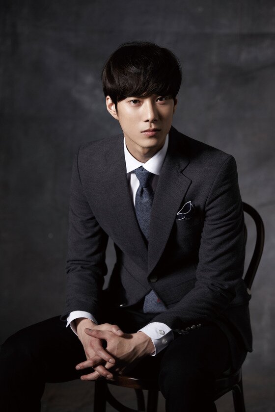 본문 이미지 - 배우 김이안이 &acute;스웨덴 세탁소&acute;에 첫 등장한다. ⓒ SM엔터테인먼트