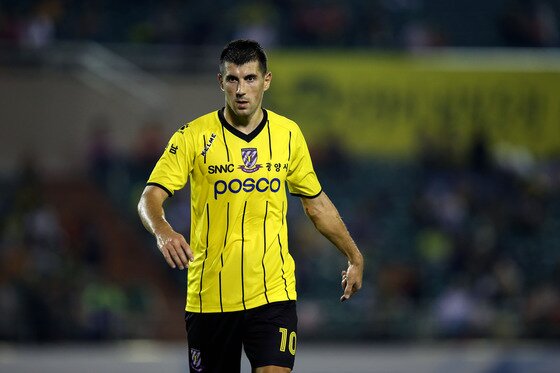 본문 이미지 - 상주전에서 2골을 기록한 전남의 스테보가 K리그 클래식 37라운드 최우수 선수에 선정됐다. ⓒ News1 스포츠 / 한국프로축구연맹 제공