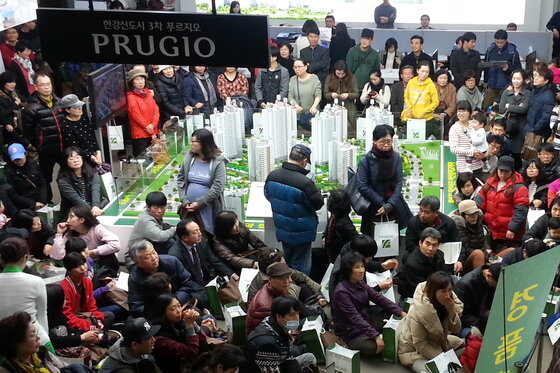 본문 이미지 - 전세난에 분양시장에 실수요자들이 몰리고 있다. 이달에만 5만가구 가까이 분양이 열릴 것으로 예상된다.  /제공=대우건설ⓒ News1