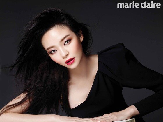 본문 이미지 - 이솜이 매혹적인 화보를 선보였다. ⓒ News1스포츠 / 마리끌레르 제공