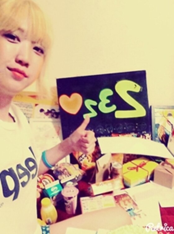 본문 이미지 -  네이버 웹툰 ‘연애혁명’의 작가 232의 얼굴이 공개돼 눈길을 끌었다. ⓒ 232블로그 