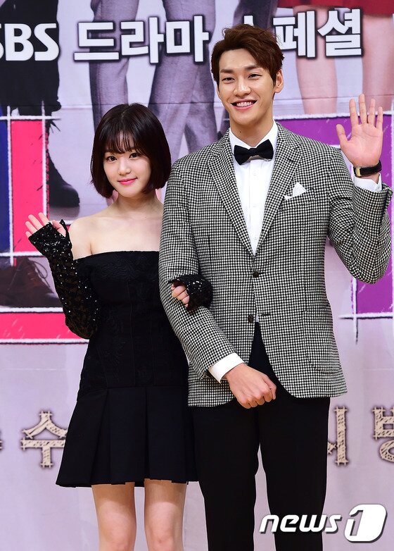 본문 이미지 - 배우 이유비, 김영광(오른쪽)이 지난 6일 오후 서울 목동 SBS신사옥에서 열린 SBS 수목드라마 '피노키오(연출 조수원, 신승우)' 제작발표회에 참석했다.  ⓒ News1 스포츠 / 권현진 기자