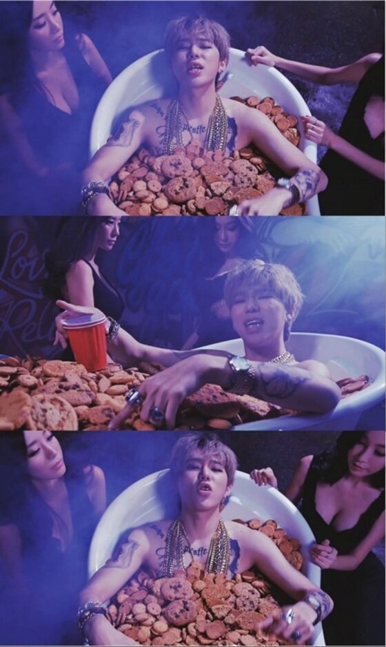 본문 이미지 - 지코 &acute;터프 쿠키&acute; 뮤직비디오에 &acute;페북여신&acute; 채보미가 출연했다 ⓒ 지코 &acute;터프 쿠키&acute; 뮤직비디오 캡쳐