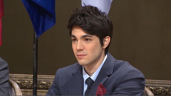 본문 이미지 - 로빈이 JTBC '비정상회담'에서 다음 생에는 여자로 태어나고 싶다고 말했다. ⓒ JTBC