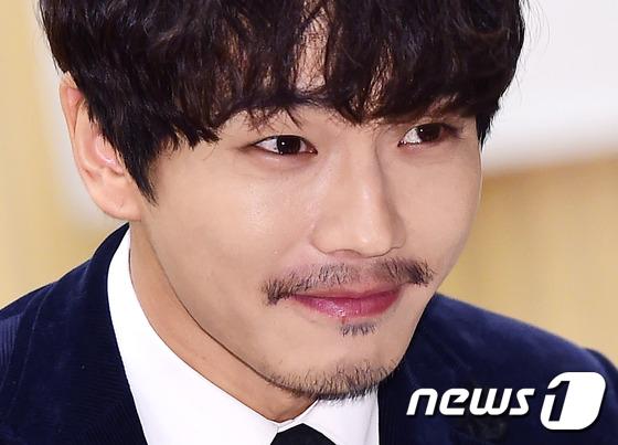 (서울=뉴스1스포츠) 권현진 기자 = 남성미 가득.배우 온주완이 11일 오후 서울 목동SBS에서 열린 월화드라마 '펀치'(극본 박경수, 연출 이명우) 제작발표회에 참석해 매력을 발 …