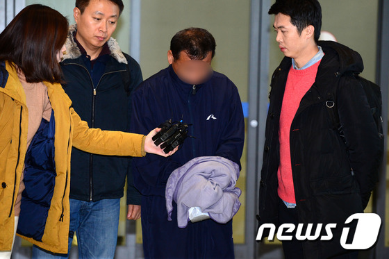 (영종도=뉴스1) 한재호 기자 = 평범한 주부가 해외에서 마약운반범으로 몰린 실화를 바탕으로 지난해 개봉한 영화 '집으로 가는 길'의 모티브가 된 이른바 '장미정 사건' 주범 전모 …