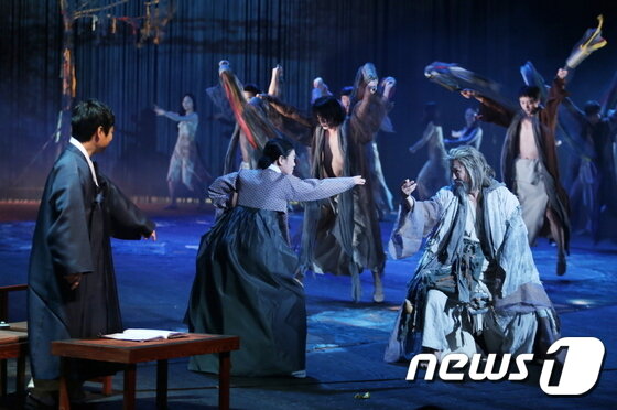 본문 이미지 - 국립국악원 음악극 '공무도하'. (국립국악원) ⓒ News1