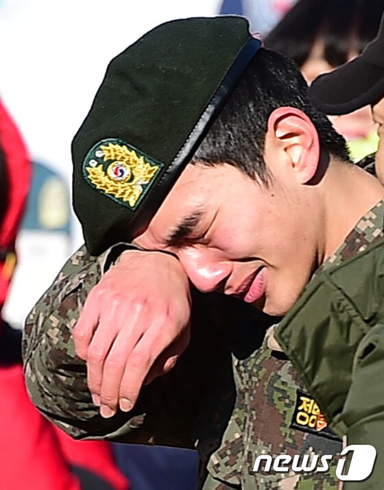 본문 이미지 - 또 울고~ ⓒ News1스포츠/화천= 권현진 기자