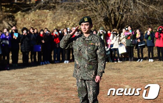 본문 이미지 - 부모님과 고양이 두마리가 보고 싶고 '집 밥'이 먹고 싶은 풋풋한 20대 유승호, 병장 아저씨의 새 출발을 팬들은 뒤에서 조용히 기다리고 응원 합니다. ⓒ News1스포츠 / 화천= 권현진 기자