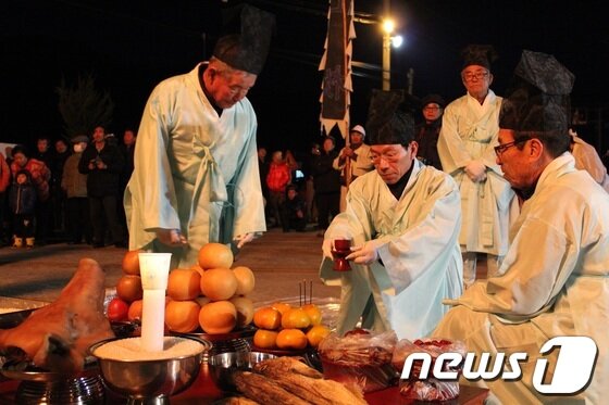 본문 이미지 - 청양정산동화제 의례식. © News1 조문현 기자  