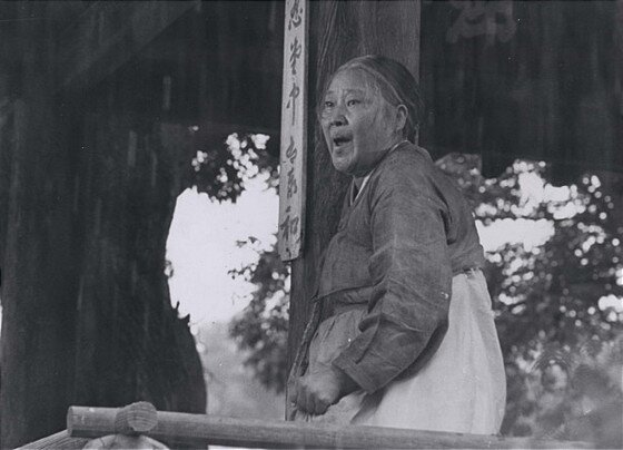 본문 이미지 - 원로배우 황정순(영화 '장마' 스틸컷). © News1   주성호 인턴기자