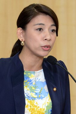 본문 이미지 - 이자스민 새누리당 의원이 3일 이주아동권리보장기본법 제정 공청회를 진행하고 있다. 2014.4.3/뉴스1 © News1 박세연 기자