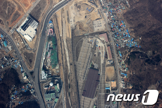 (서울=뉴스1) 민경석 기자 = 국방부가 3일 추락한 무인항공기가 촬영한 사진을 공개했다.군 당국은 지난 3월 24일과 31일 각 각 파주, 백령도에 추락한 무인기가 북한이 보낸 …