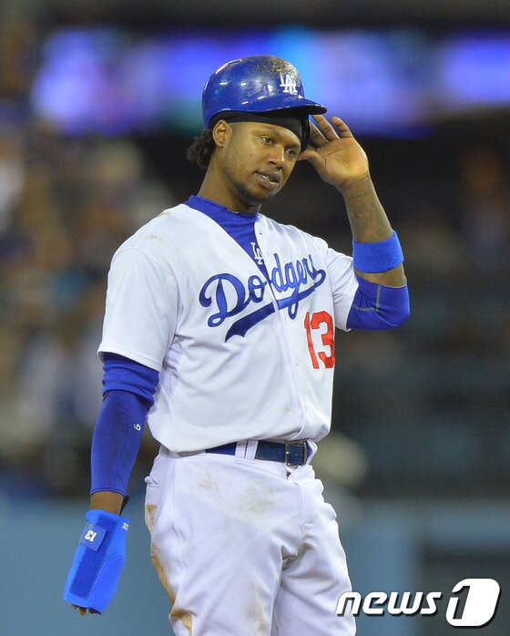 본문 이미지 - LA다저스 유격수 헨리 라미레즈가 오른쪽 옆구리 부상으로 15일짜리 부상자 명단에 올랐다.  ⓒ News1 DB