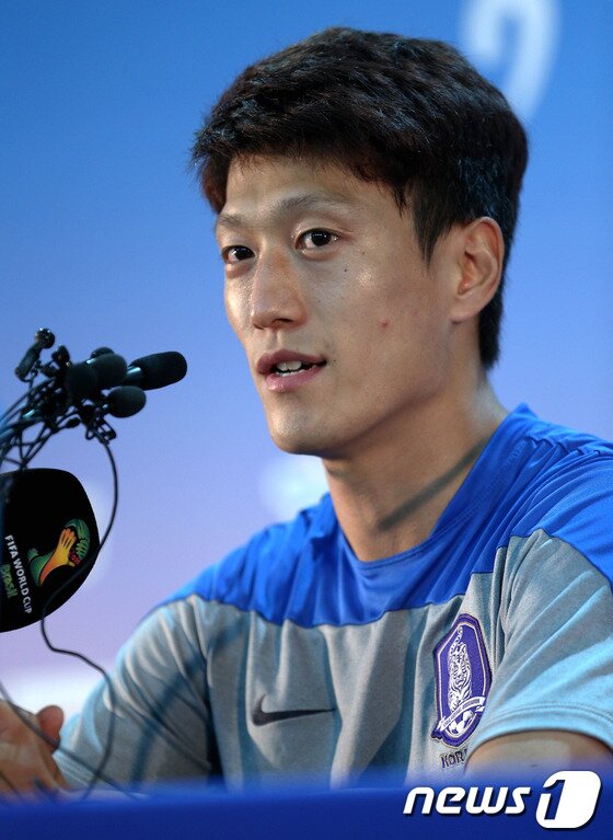 본문 이미지 - 국가대표 축구선수 이청용의 부인이 관심을 끈다. © News1 DB