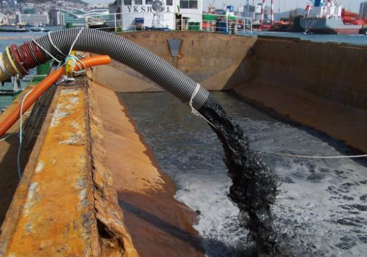 KOEM, 올해 울산 온산항·포항구항 해역서 11만㎥ 오염퇴적물 수거