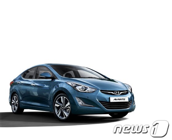 본문 이미지 - 미국 신차품질조사 준중형차 최우수 품질상을 기록한 아반떼(현대차 제공)© News1  
