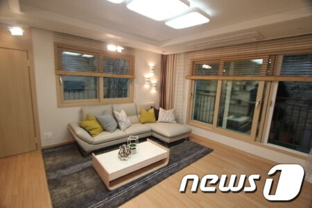 본문 이미지 - '상도파크자이' 거실/제공=GS건설© News1 