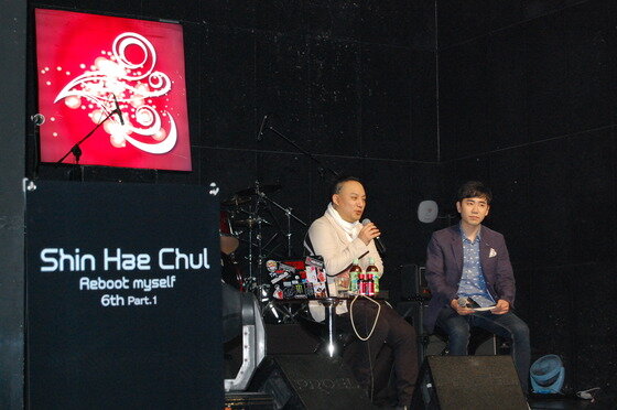 본문 이미지 - 신해철이 절친한 가수 서태지와의 일화를 공개해 웃음을 자아냈다. © KCA엔터테인먼트