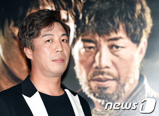 (서울=뉴스1스포츠) 권현진 기자 = 배우 안길강이 24일 오후 서울 메가박스 동대문에서 열린 영화 ‘신의 한 수’(감독 조범구) 언론 시사회에 참석해 포즈를 취하고 있다.‘신의 …