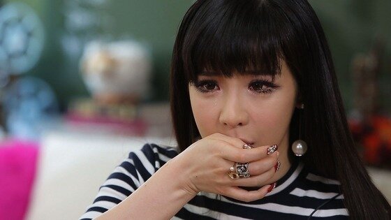 본문 이미지 - 박봄이 마약 밀수입으로 적발됐으나 입건유예 처분으로 논란이 되고 있다. ©SBS 