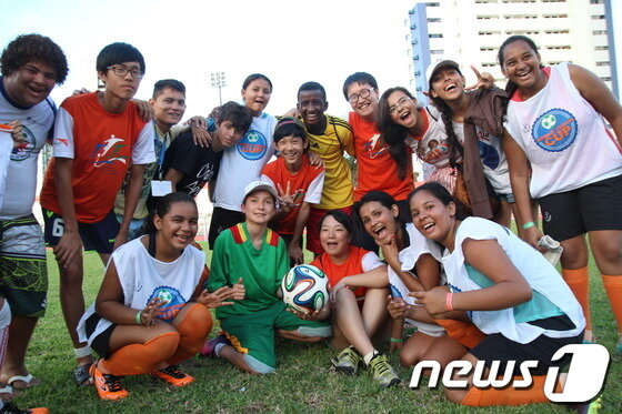 본문 이미지 - 월드비전컵에 참여한 세계 각국 아이들.(월드비전 제공) © News1 
